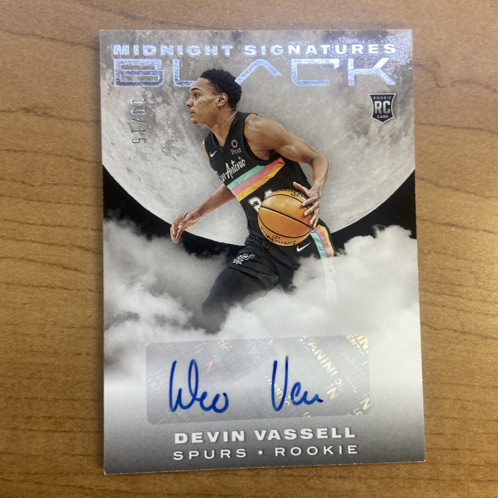2020-21 Panini Black Basketball Devin Vassell Midnight Signature /15 RC Spurs