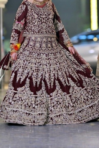 Pakistani Clothing : Burqa, Sari, Taqiyah, Salwar Kameez, Purdah, Kurta, Lehenga - Picture 4 of 5