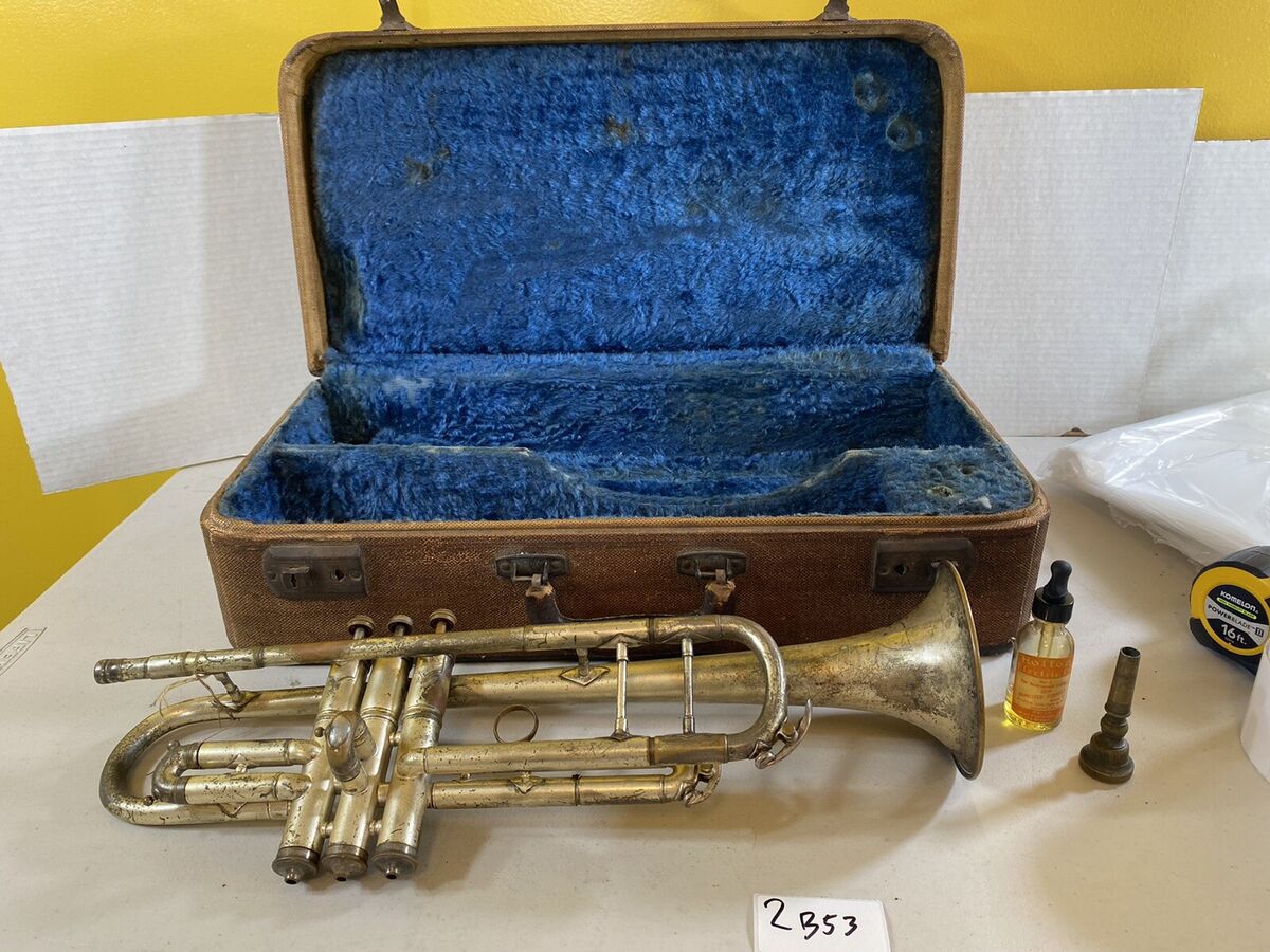 vintage Conn Ltd. Elkhart IND trumpet, electric oil, & mouth vintage Conn Ltd. Elkhart IND trumpet, electric oil, & mouth