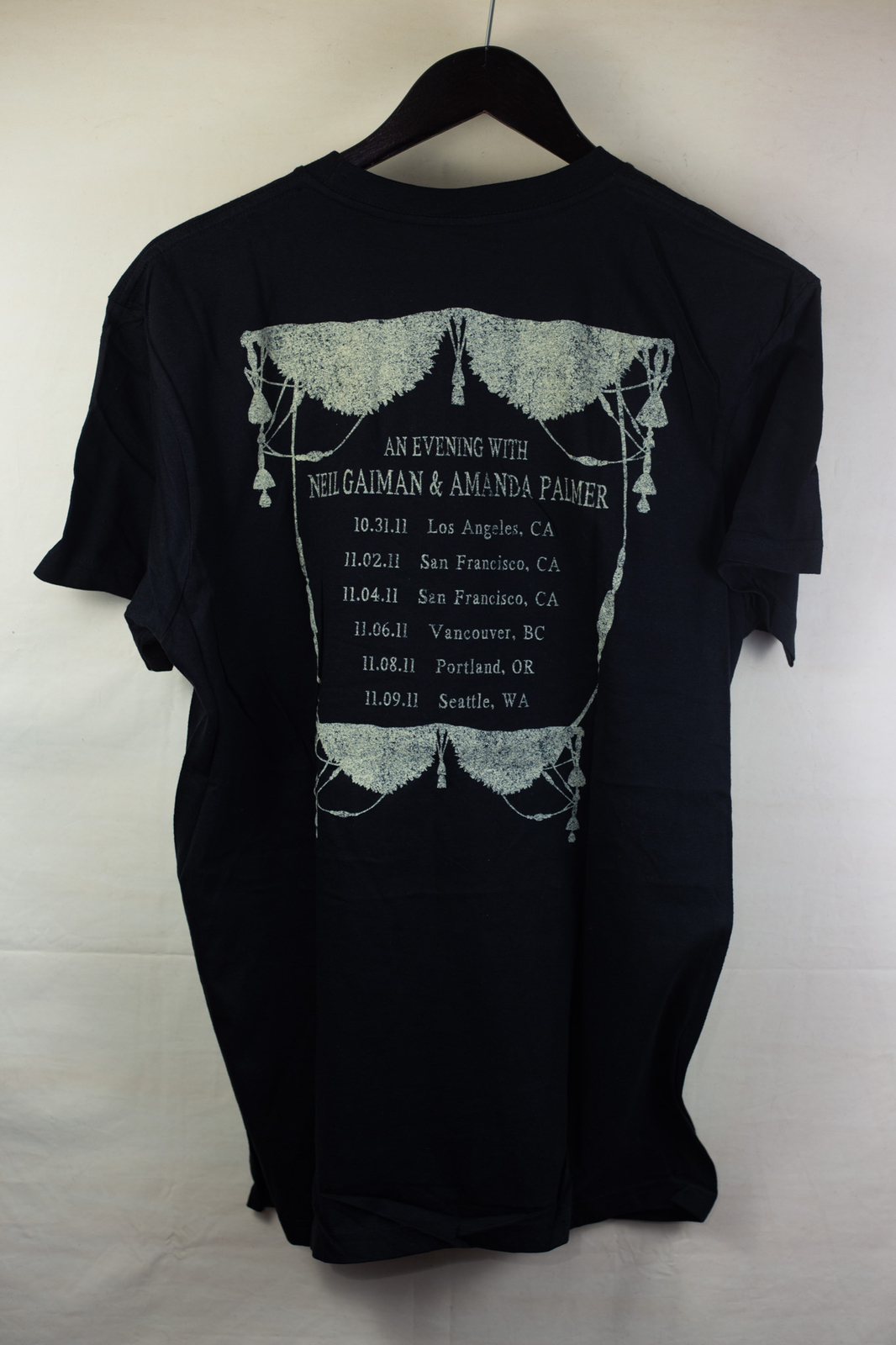 Neil Gaiman & Amanda Palmer MEDIUM Concert Shirt Preowned - Picture 2 of 2