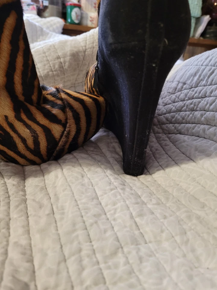 RACHEL Rachel Roy Leopardo Estampado Cebra Pelo de Becerro y Gamuza Cuñas Mujer Talla 8.5 Foto 4 de 4