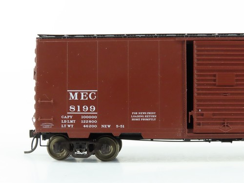 HO Scale Kadee 4805 MEC Maine Central 40' Boxcar #8199 - Picture 2 of 14