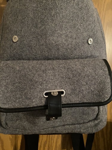 Grau gefilzte Wolle, veganes Leder Rucksack/Schultasche/Schultasche von Punctuate - Bild 3 von 11
