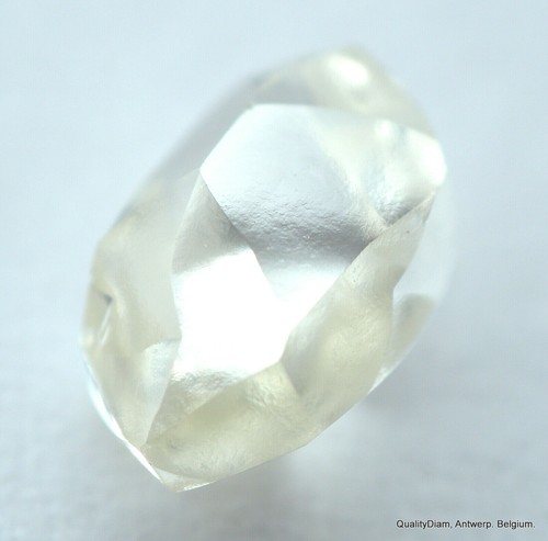 BEAUTIFUL DIAMOND MACKLE OUT FROM DIAMOND MINE. UNCUT ROUGH NATURAL GEM DIAMOND - Afbeelding 5 van 6