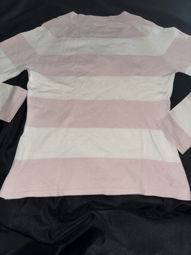 Paris Paris Woman’s V Neck Crew Sweater - Picture 12 of 14