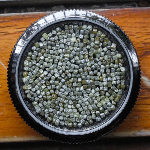 Diamante grezzo misto giallastro sfuso 1,00 CT 30 PZ 1,00 - 2,00 mm - Foto 5 di 7