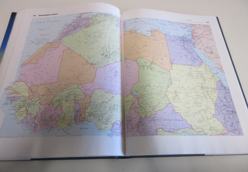 The Illustrated Atlas for Australia and New Zealand - Philip - 256 Pages - 1989 - Picture 15 of 19
