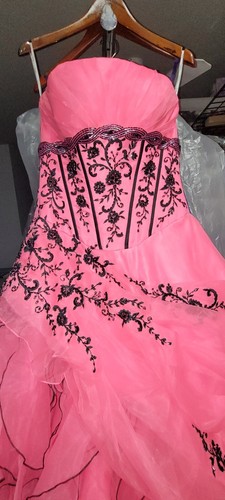 Davinci Q 43304-Color: Dark Pink -Size 10 -Quinceanera Style No: 2488 Sz 6 - Picture 8 of 16