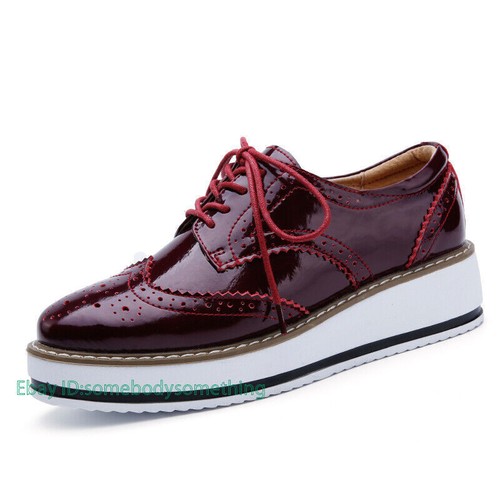 Zapatos de salón Oxford con cordones y punta de ala con plataforma y tacón de cuña - Imagen 13 de 28
