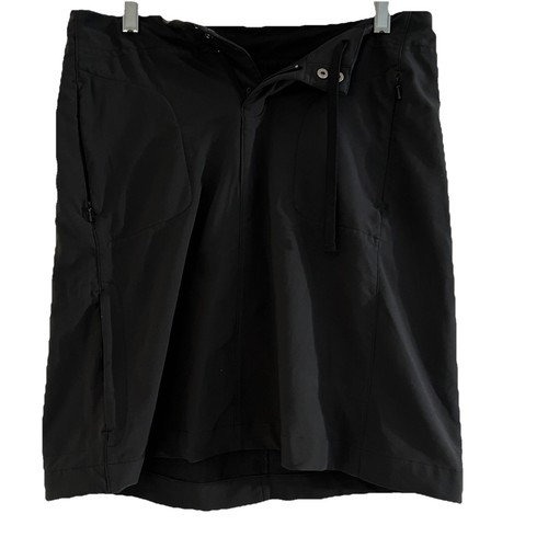 REI Women’s Skirt Size 2 Skirt  50+ UPF Outdoor Hiking Sports Black. 1 Flaw - Picture 1 of 9