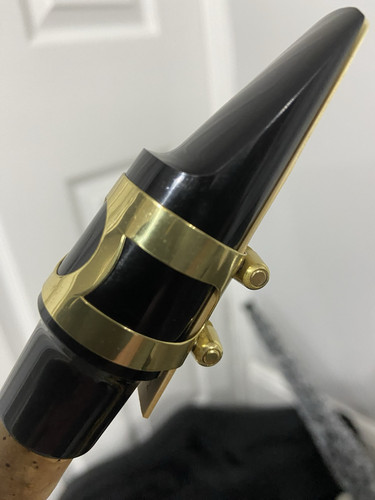 Alto Saxophone Mint Condition - Picture 15 of 18