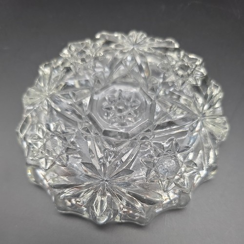 Vintage Anchor Hocking 4” Ashtray Clear Cut Glass Star of David Pattern - Picture 3 of 3