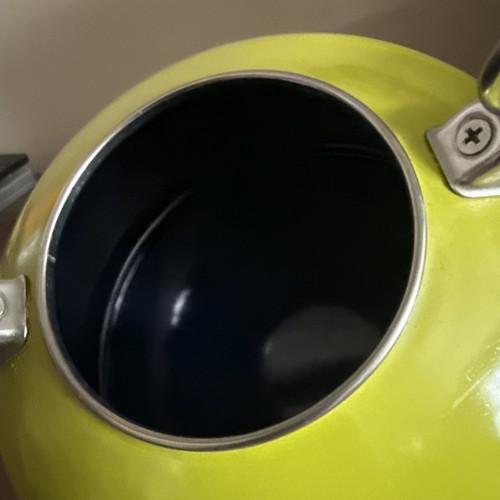 Chantal Classic Stovetop Tea Kettle Lime Green Whistling Teapot 1.8qt - Picture 6 of 7