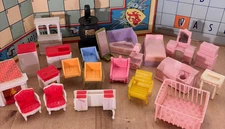 Mixed Lot Vtg Plastic Dollhouse Furniture, Stove 4"h Overall