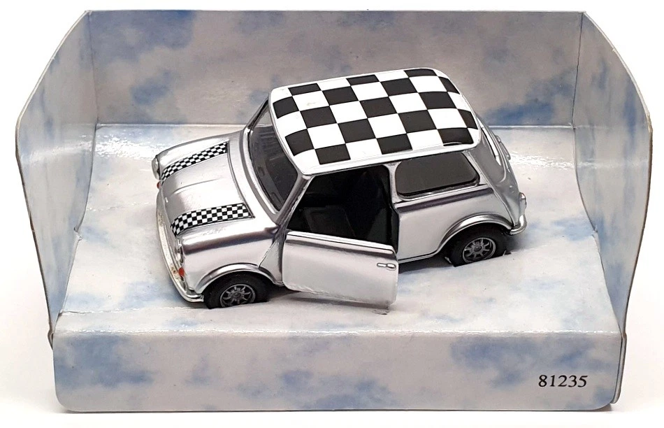 Corgi 1/36 escala diecast C3min8 - mini conversión reelaborada - plateado Foto 3 de 4