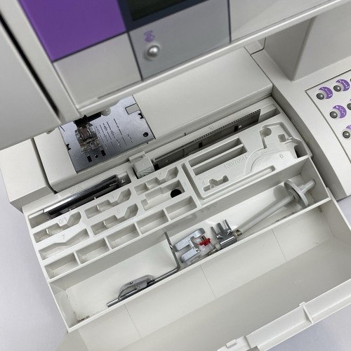 Pfaff ClassicStyle 2025 Nähmaschine mit Fußpedal & Anleitung - Bild 8 von 13