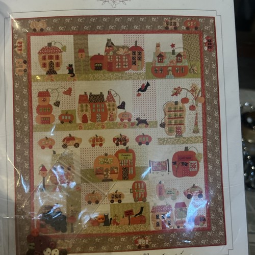Bunny Hill Designs Pumpkinville Applique / Patchwork quilt printed pattern #2048 - Picture 3 of 5