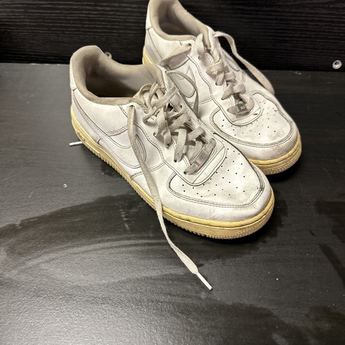 NIKE WOMENS WHITE LEATHER SHOES Size 7 - Picture 1 of 5
