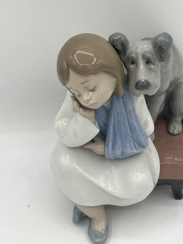 Lladro 5706 We Can't Play Girl Dog Injured Retired  Out Of The Box - Bild 2 von 12