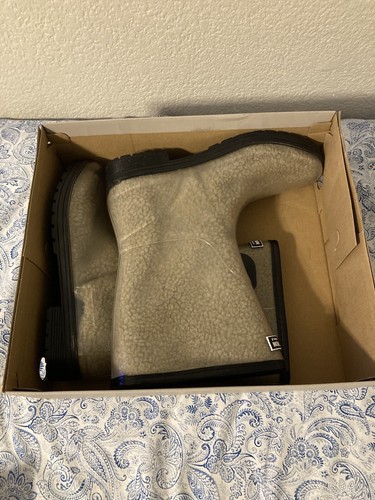 Kenneth Cole Reaction Women's Rain Buckle Cozy Lug Sole Rain boots size 9 - Picture 5 of 10