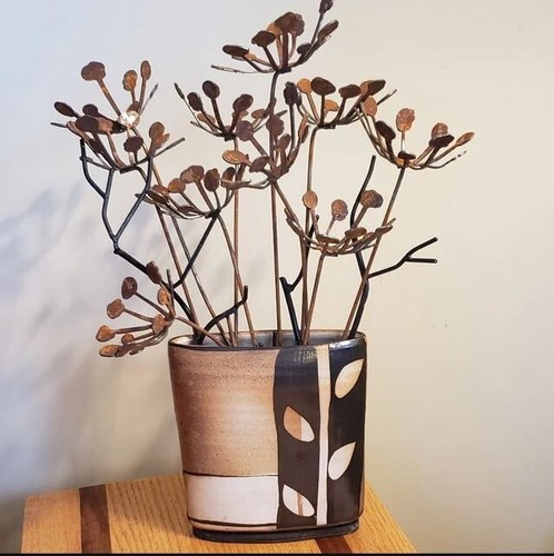 Rusty Garden Decor | Set of 5 Metal Flower Pods | Metal Garden Flowers Art - Picture 7 of 7