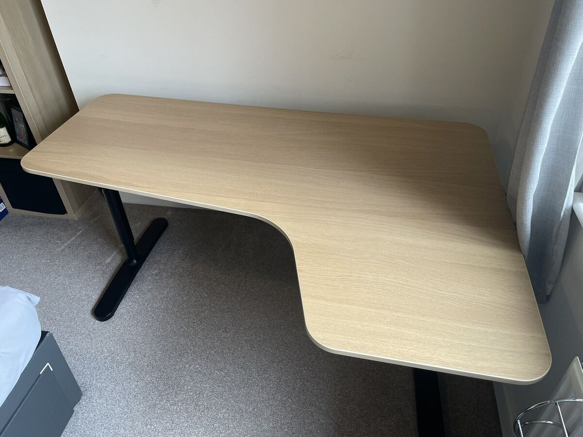 IKEA BEKANT Right hand Corner Desk Light Oak 160cm 110cm Black Legs
