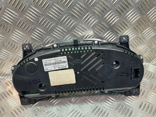 Strumentazione contachilometri Jeep Renegade 1.6 Mjet 735651731 735651696 MPH manubrio destro - Foto 2 di 3
