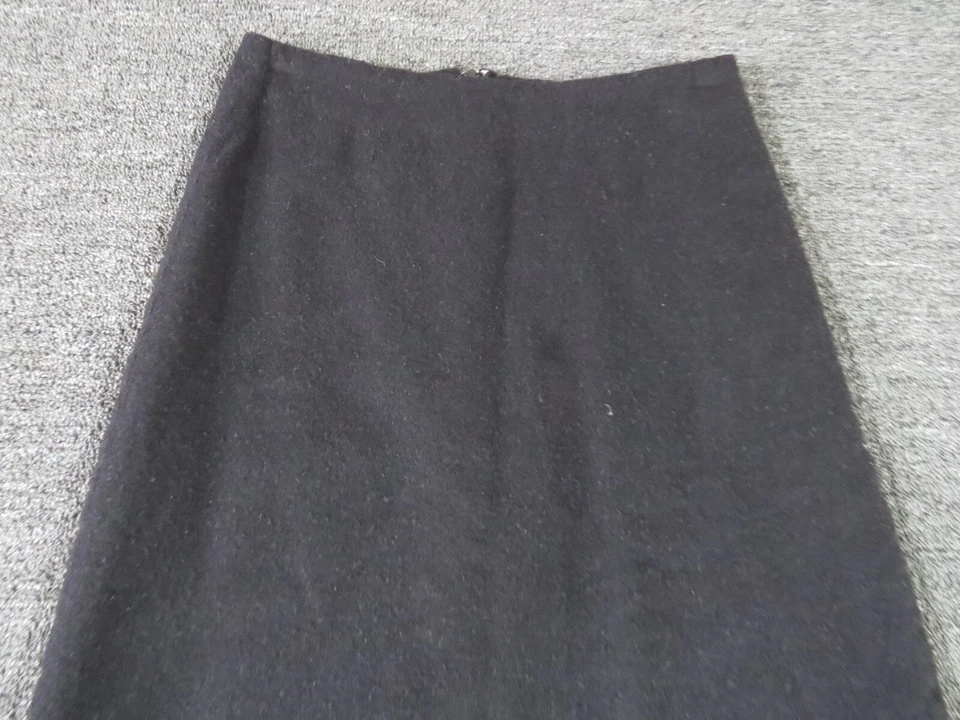 Saia Gap Feminina 4 Preta Longa Elástica Forrada Zíper Traseiro Lã - Imagem 2 de 4