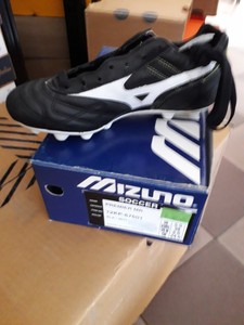 Mizuno scarpe da calcio n.38 nuove con tacchetti in gomma | eBay
