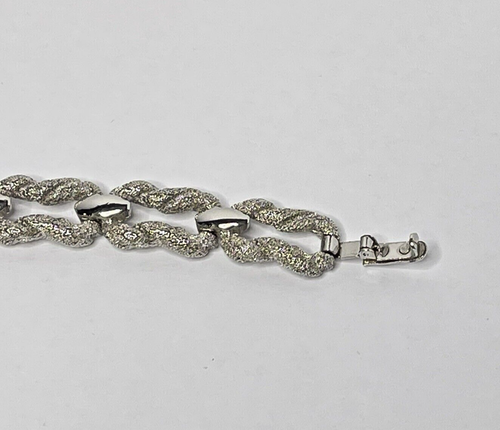 Beautiful Vintage Crown TRIFARI Rope Chain Bracelet and Clip On Earring Set - Picture 9 of 10