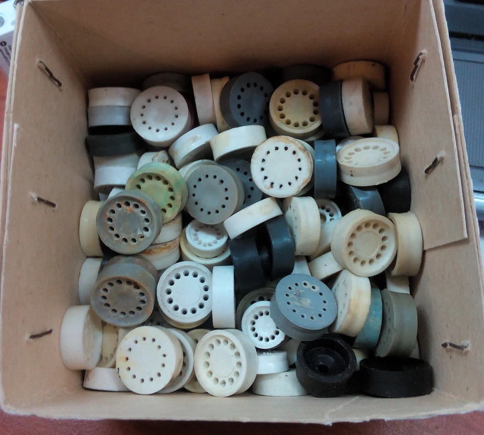 Aislador de plástico para tubos Nixie IN-16 Foto 2 de 2