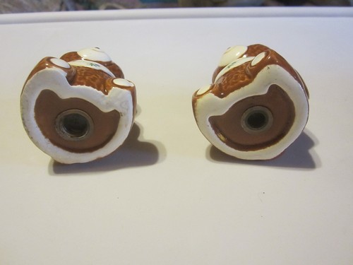 SET OF TEDDY BEAR SALT & PEPPER SHAKERS BROWN AND WHITE WITH BLUE & GREEN FLOWER - Picture 3 of 7