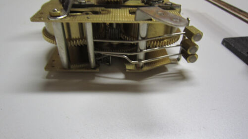New! Vintage, old stock Hermle Clock Movement 150-010 2 jewels with chimes - Picture 4 of 9