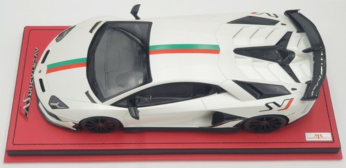 Clearance MR Lamborghini Aventador SVJ White Bianco, Italian Design 16 pcs 1/18 - Picture 6 of 7