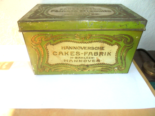 36801 Bahlsen biscuits tin can Art Nouveau embossed 21 x21x13 cm - Picture 1 of 9