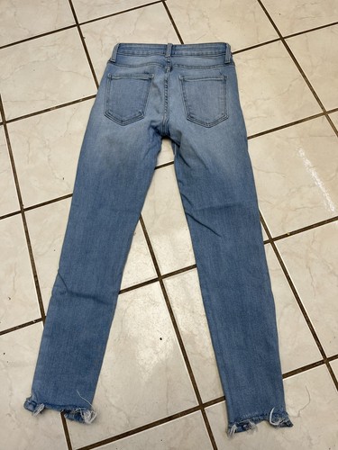 JUST BLACK NEW! Lt Wash High Rise Jeans w/ Cut Frayed Hem Style #8P129J Sz 25 - Picture 6 of 7