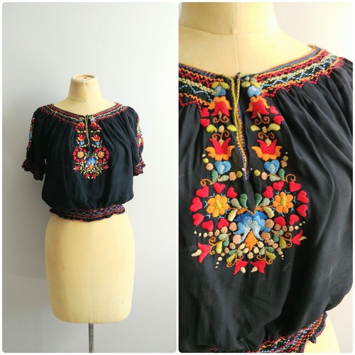 Small Vintage 1930s Hungarian Embroidered Blouse B