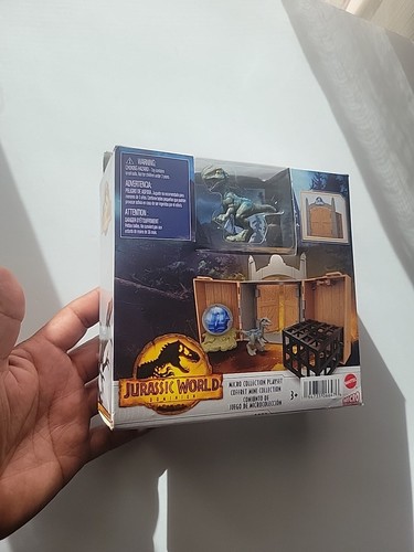 Jurassic World Dominion | Micro Collection Playset with Blue, Gyro Sphere - Picture 2 of 7