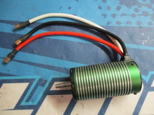 Castle-creations-2200kv-1-8-brushless-motor-S