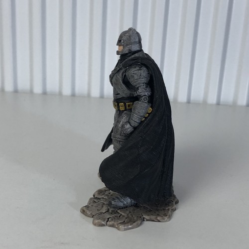 Modelo de Batman DC Comics / Figura en traje de armadura de Schleich 22526 / Blindado - Imagen 4 de 7