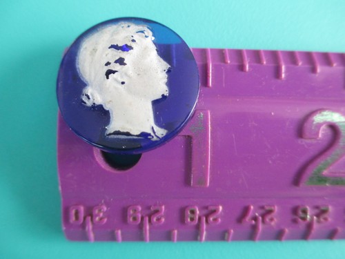 3 VINTAGE ANTIQUE CAMEO LADY BLUE GLASS BUTTONS - Picture 6 of 6