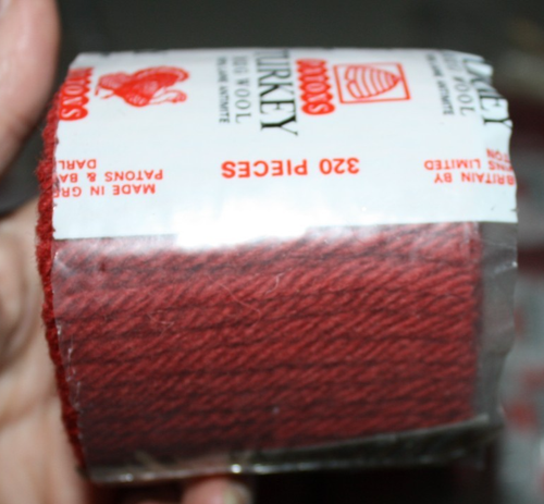 VTG Lot of 32 packs Turkey Patons rug wool 320 pc.per pre-cut pack SHADE 911 rst - Picture 5 of 10