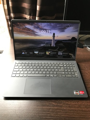 Dell Vostro 15 3515 Laptop: AMD Ryzen 5 3450U, 8GB RAM 256GB SSD, Cycle Count: 0 - Afbeelding 4 van 20