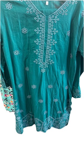 Pakistani Clothing  - Picture 1 of 5
