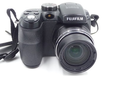 Fuji FinePix S 1000fd, 10 Megapixels digital camera, 12x optical zoom