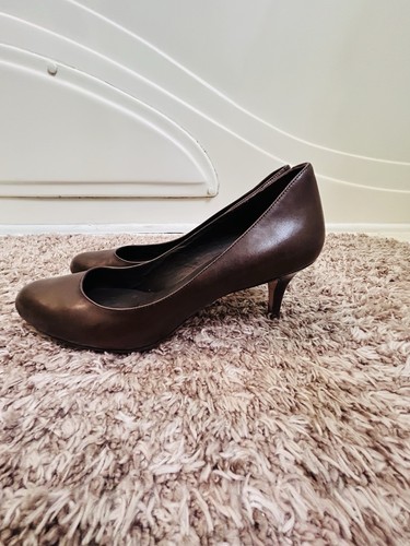 Mujer 9B Cole Haan Fútbol Marrón Cuero Puntera Redonda Zapato Bomba Tacones Leer Pls - Imagen 13 de 13