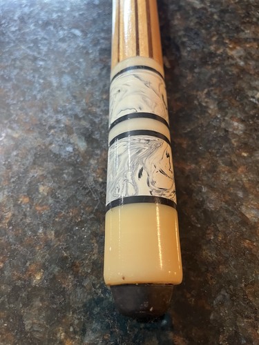 Vintage Pool Cue Stick 18oz Unmarked No Warp True Roll 2 Piece - Picture 3 of 12