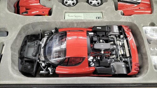 TAMIYA Collector's Club Special 1/12 Enzo Ferrari - Picture 9 of 15