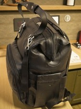 NEW WITH TAGS BLACK GUESS DESIGNER DIAPER BAG BACKPACK LOGO PORTINI TRAVEL