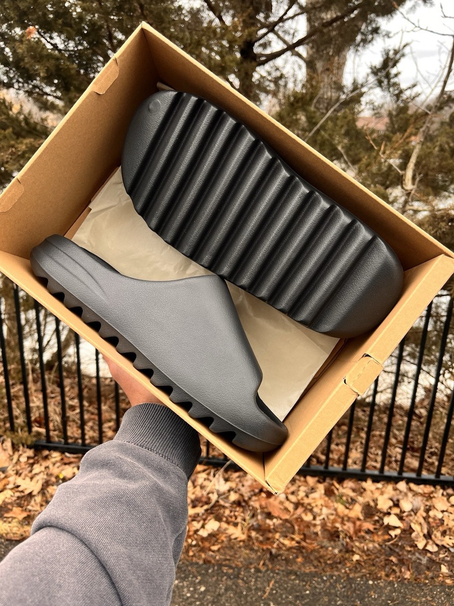 Men's Adidas Yeezy Fashion Slide 'Onyx' US 11 Brand New Men's Adidas Yeezy Fashion Slide 'Onyx' US 11 Brand New